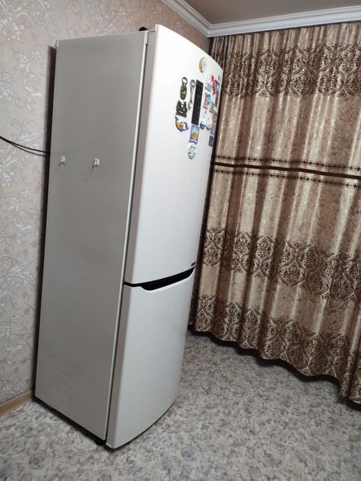 Холодильник LG в рабочем состоянии