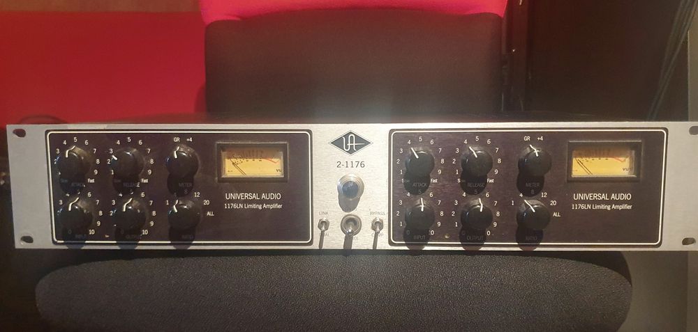 Universal Audio 2-1176 compresor stereo