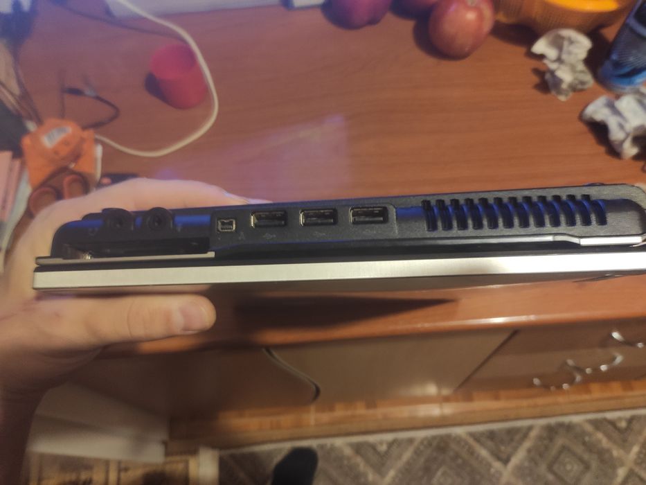 Laptop de vânzare HP cu încărcător ORIGINAL