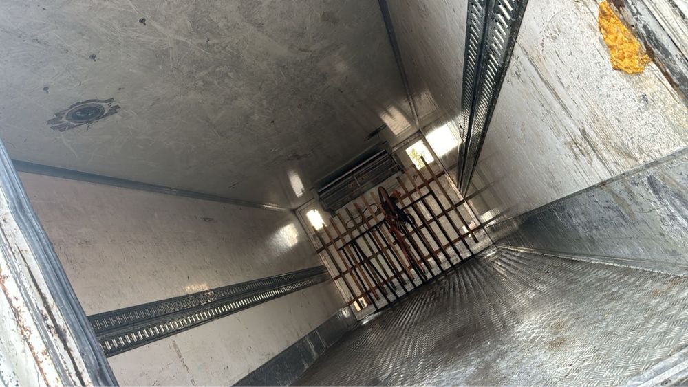 Рефрижератор с холодильником