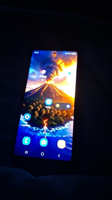 Телефон Samsung s20fe