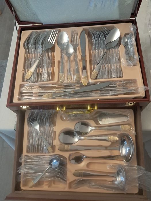 Set de tacâmuri auri arginti 84 piese de 12 persoane