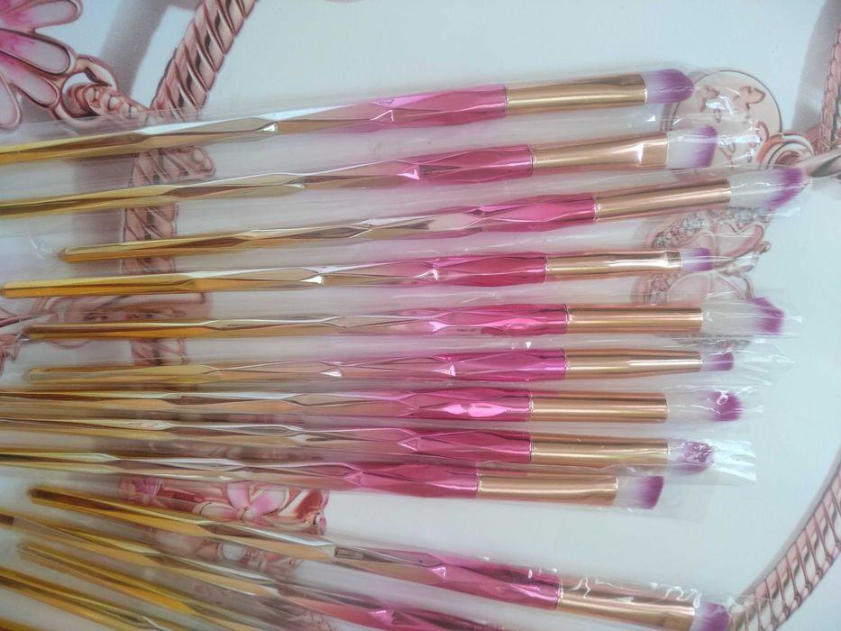 Четки за грим 5 лв броя