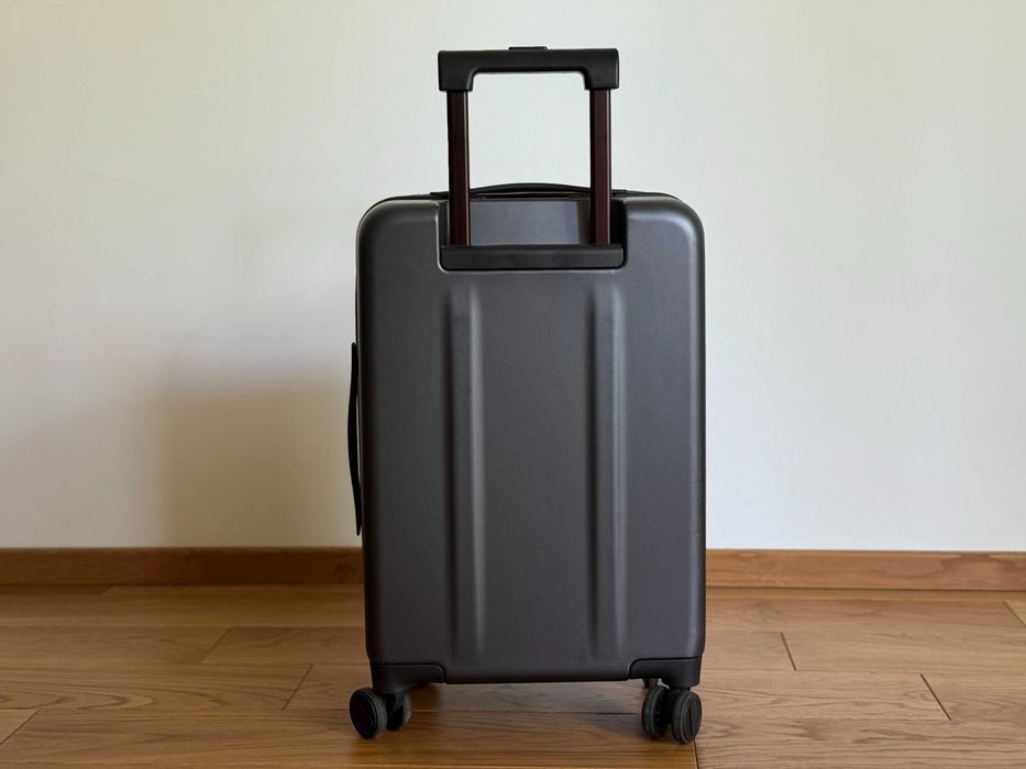 Кабинен куфар Xiaomi с вградени ключалки и отделение за лаптоп