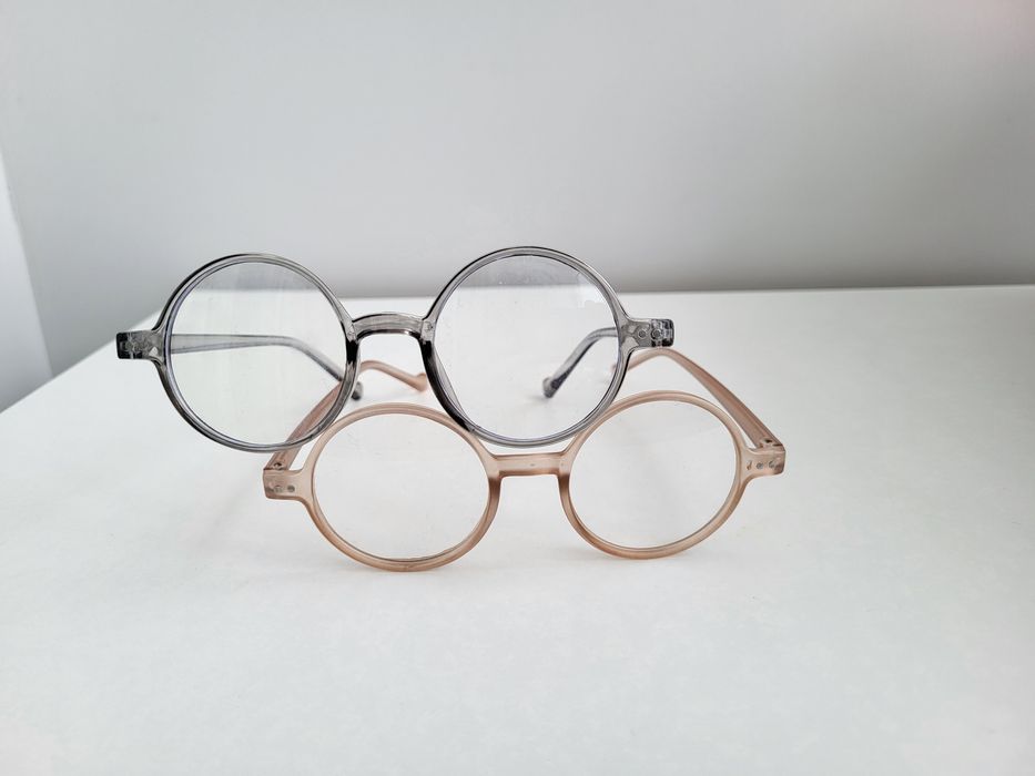 Продам стильные очки для чтения с размером +1