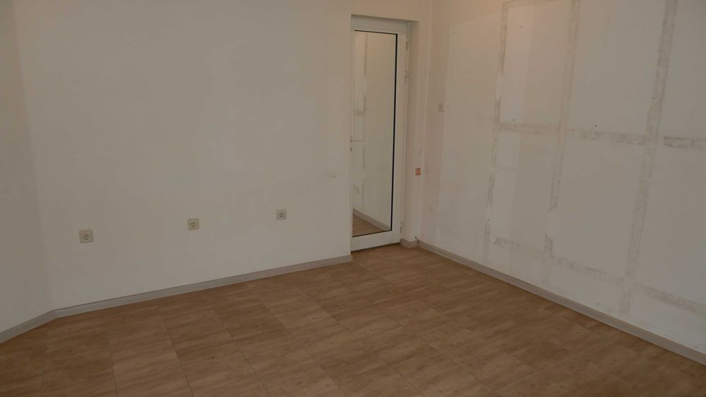 Дава се под наем Магазин в София, Център - 20 кв.м за 298.86 € - Снимка #1