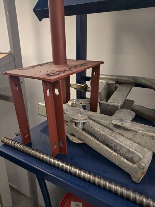 Жабки за скеле, шпани, шпилки, вилици, триноги