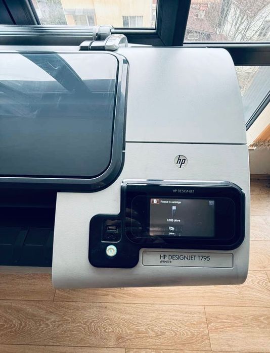Професионален плотер HP DesignJet T795 (44-инча / 1118 мм) + Мастила и Стойка