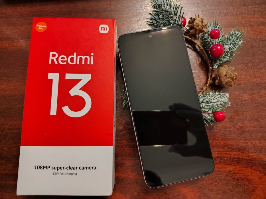 Telefon Xiaomi Redmi13. Roz, stare ca nou, 8/256 GB, camera 108MP