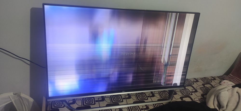 На запчасти Lg 49дюймов (124см)