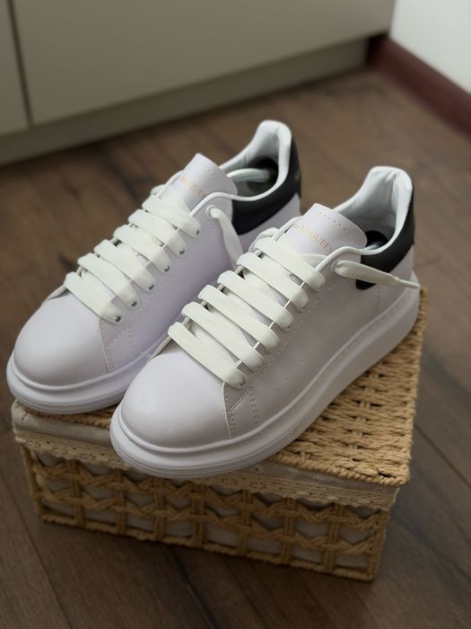 Adidasi ALEXANDER MCQUEEN l Produs NOU Tenesi | Adidasi Baieti | Fete | Alexander McQueen ALB | Adidasi Model NOU | Calitate PREMIUM | MODEL NOU