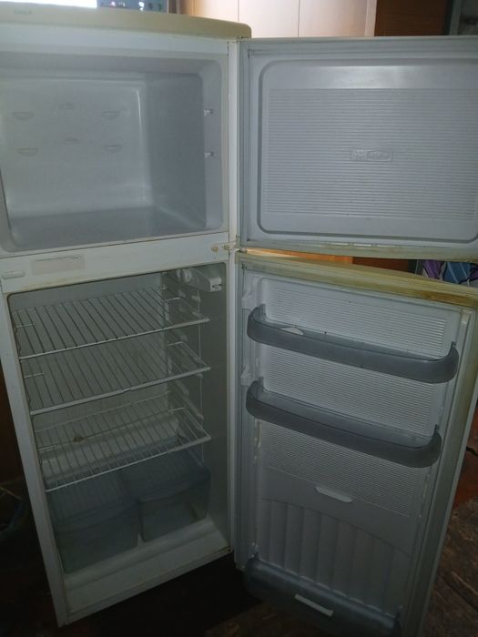 Продам холодильник