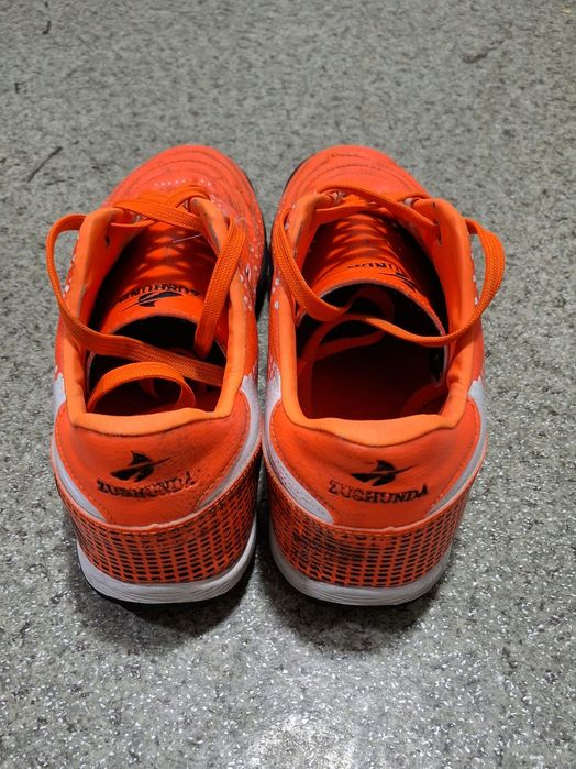 Krossovka (Sarakanoshka) sotiladi