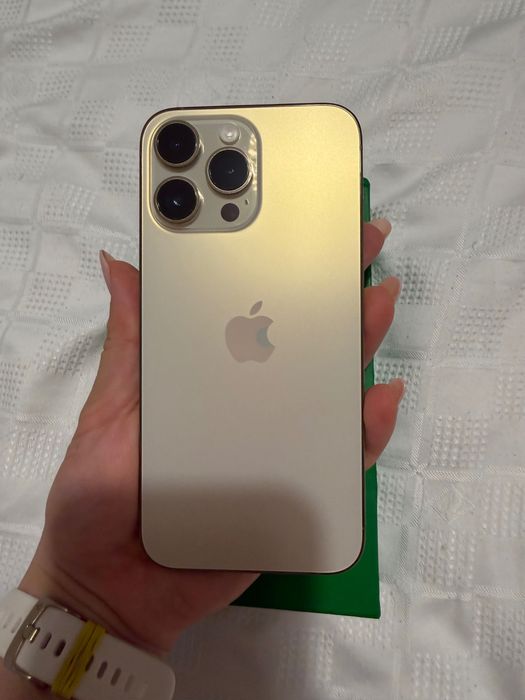 iPhone 14 Pro Max Gold