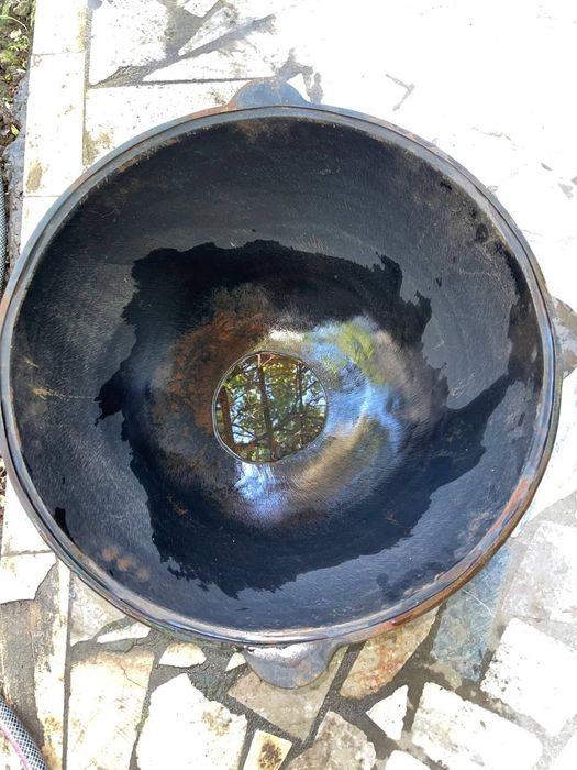 Срочно продаётся чугунный казан