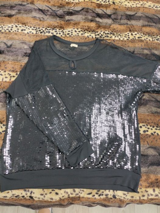 Продам кофточку (блуза)