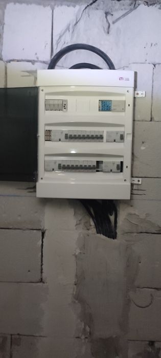 Electrician instalatii electrice,aer conditionat
