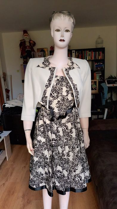 Vand rochie si sacou