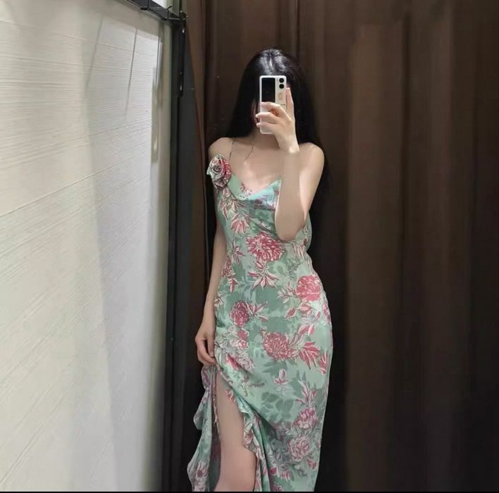 Платье zara цветочное