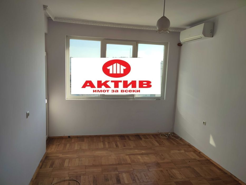Продава се Тристаен апартамент в Търговище, Център - 90 кв.м за 1020 €/кв.м - Снимка #2