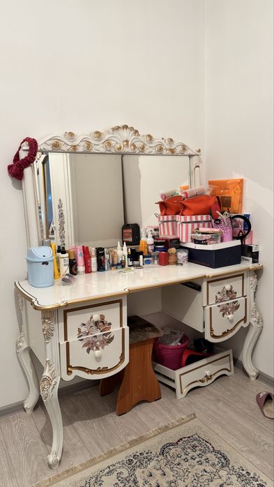 Спальный гарнитур