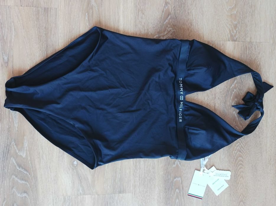 Tommy Hilfiger M/L цял бански