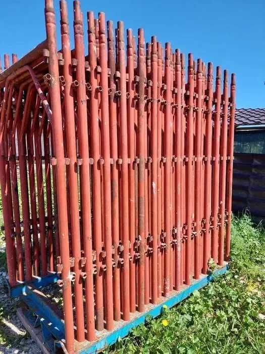 Schelă metalică de închiriat cu montaj autorizat la cerere