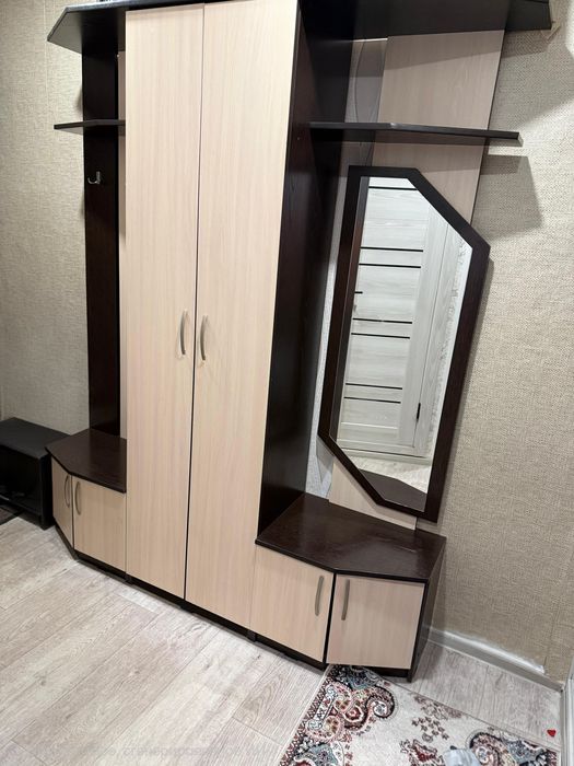 Продам шкаф в прихожую