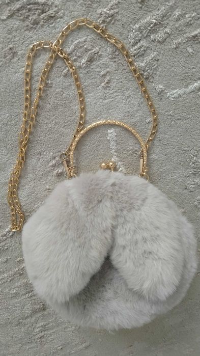 Продам меховую сумочку-клатч