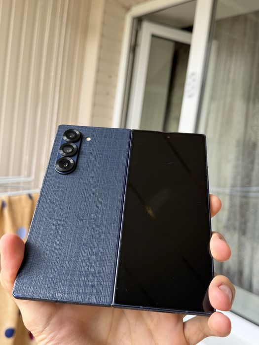 Samsung Galaxy z-Fold6