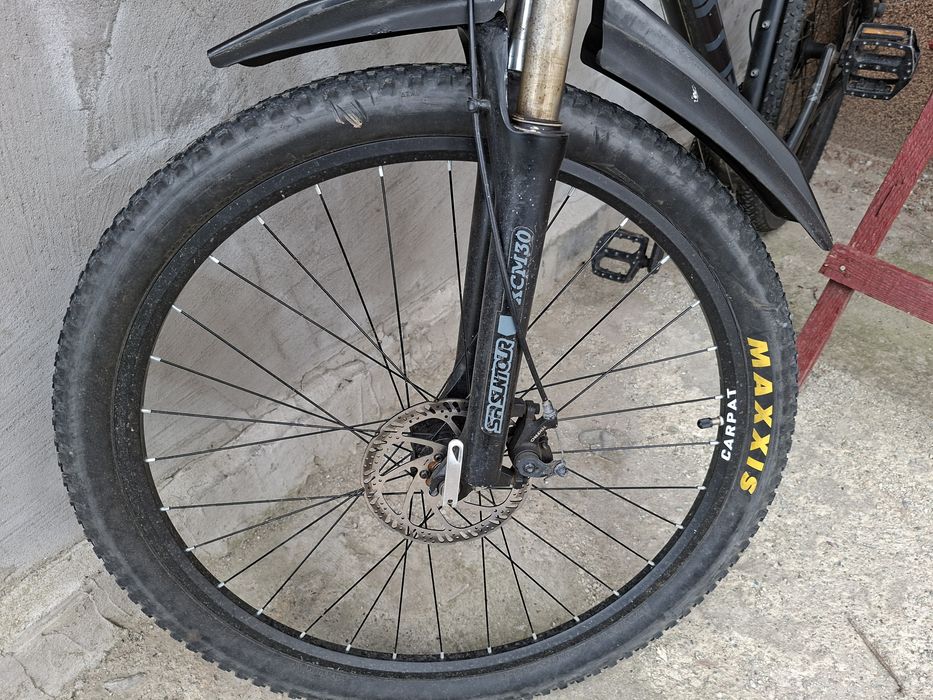Bicicleta carrera roți 27.5