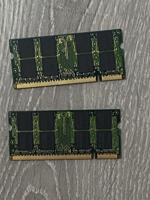 Vand 2 placute RAM