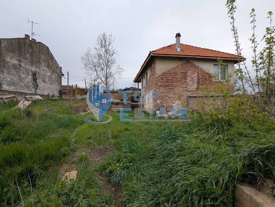 Ремонтирана тухлена къща в село Добри дял, обл. Велико Търново