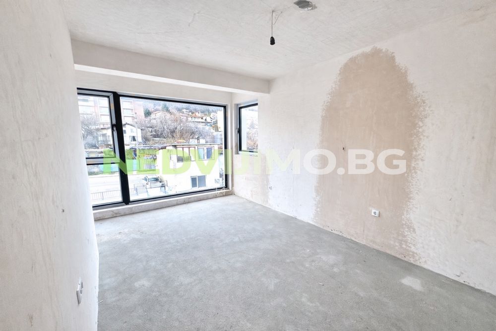 Продава се Тристаен апартамент в Варна, Бриз - 90 кв.м за 1111 €/кв.м - Снимка #1