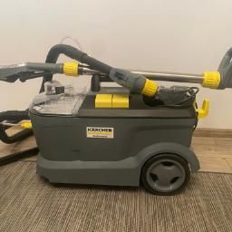 Inchiriez aspirator profesional injectie-extractie Karcher Puzzi 10/1