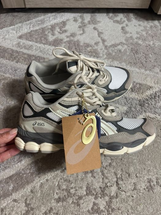 Кроссовки новые Asics