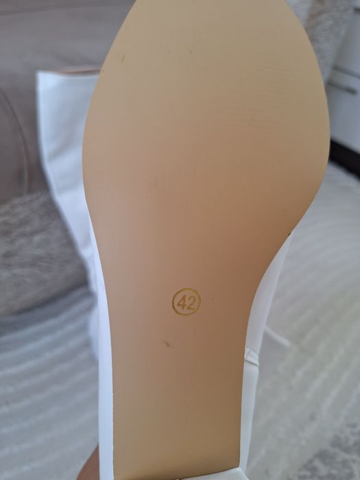 Новые сапоги в упаковке