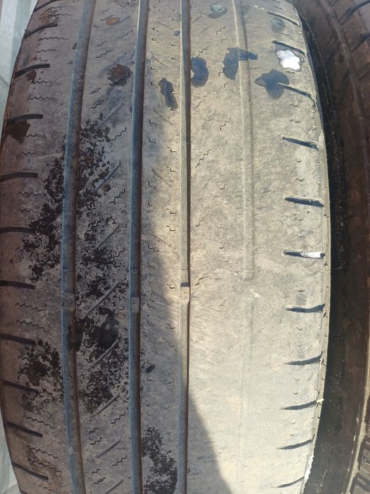 Шины б/у 235/65 R17