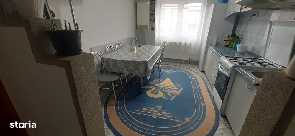 Republicii, zona buna, 2 camere, etaj 3