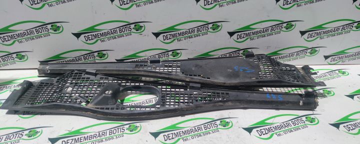 Grila stergatoare /523 Dacia Logan prima generatie