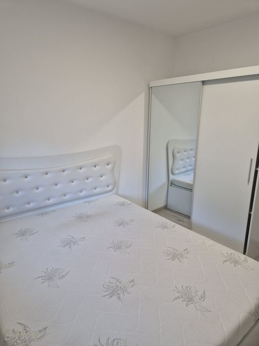 Ofer spre inchiriere garsoniera/studio