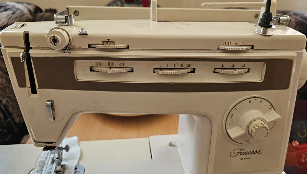 Швейная машинка Finesse 884 - аналог Singer 834