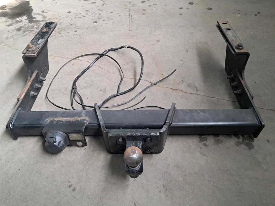 Продавам теглич за бус Iveco Daily