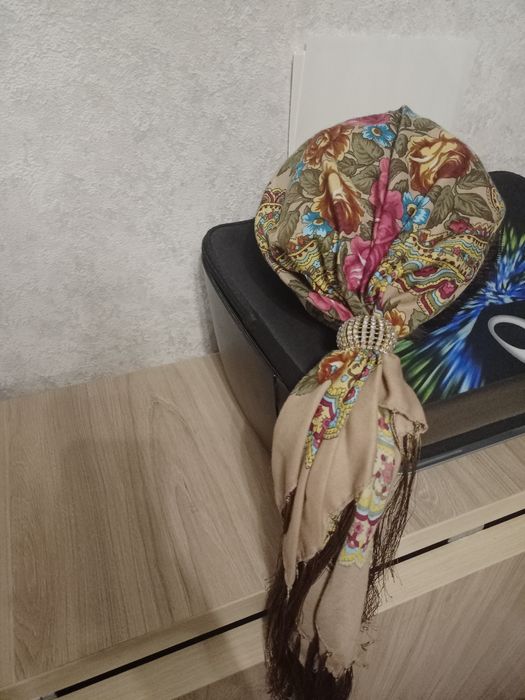 Зимний платок с норкой