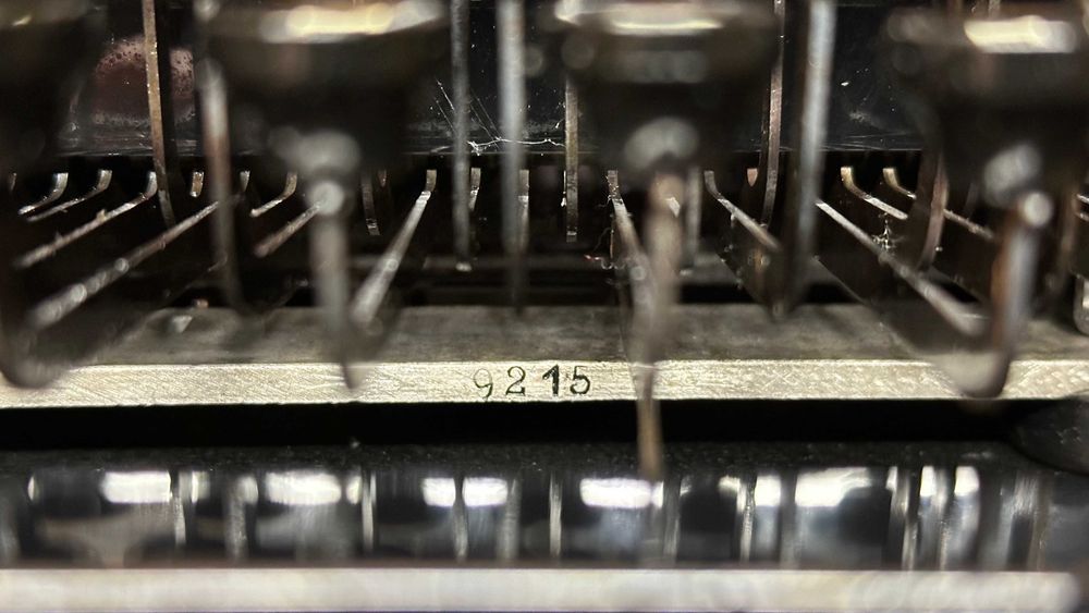 Антична Пишеща машина Rex клавиатура старобългарски 1939 година.