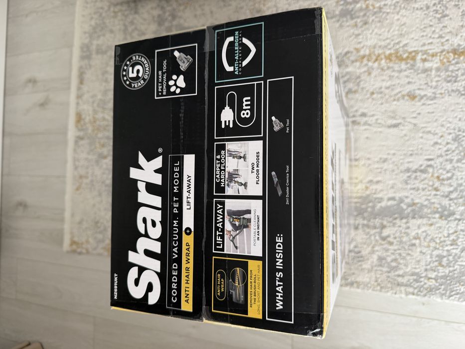 Aspirator Vertical Shark NZ691 -Sigilat-