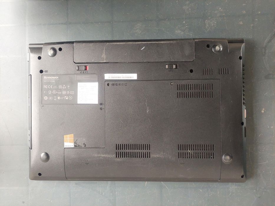 Laptop Lenovo B590 i3