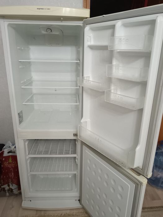 Продаётся Холодильник LG