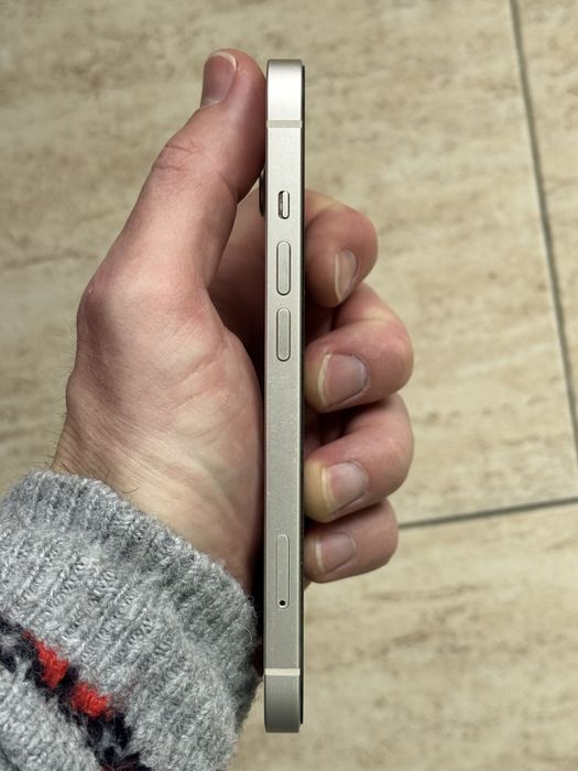 Apple iPhone 13 / 128GB / Starlight / 87% Батерия