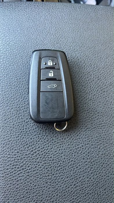 Продам оригинал ключ от Toyota rav4